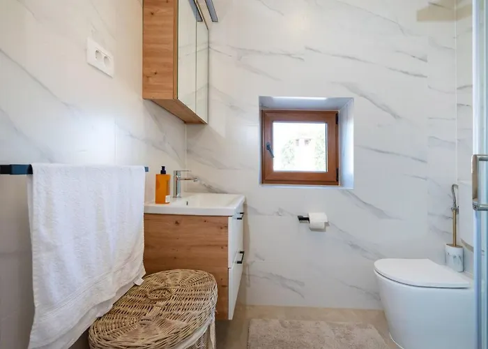 Mit Jacuzzi-ta Leut Agency By Interhome *